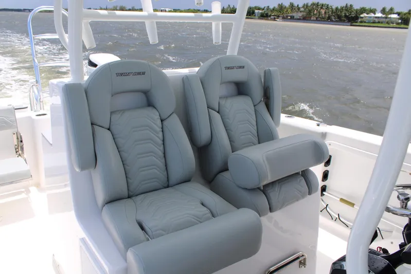  Yacht Photos Pics 2023 Twin Vee - Helm Seating