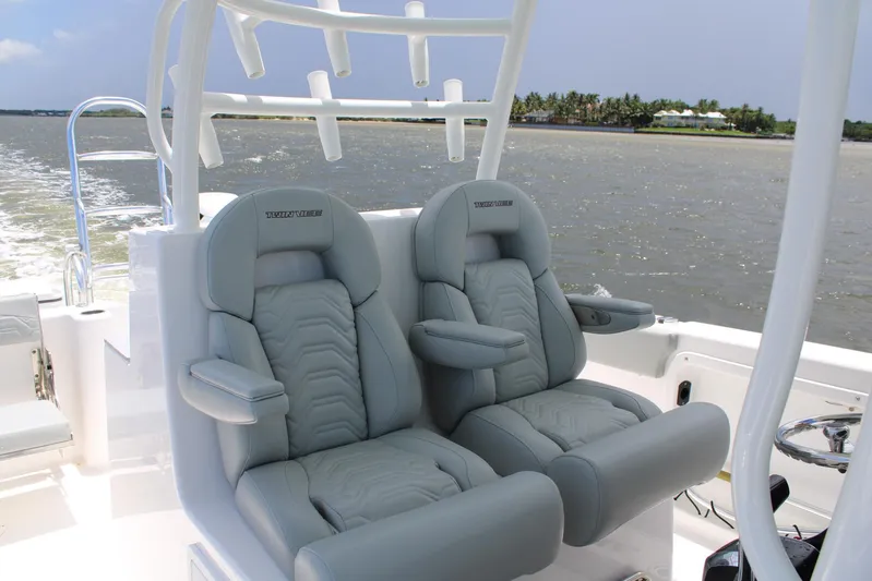  Yacht Photos Pics 2023 Twin Vee - Helm Seating