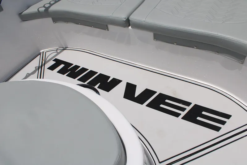  Yacht Photos Pics 2023 Twin Vee - Bow
