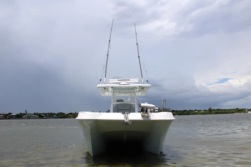  Yacht Photos Pics 2023 Twin Vee - Exterior profile on the water