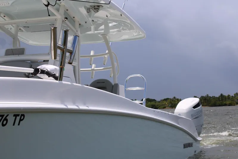  Yacht Photos Pics 2023 Twin Vee - Exterior profile on the water