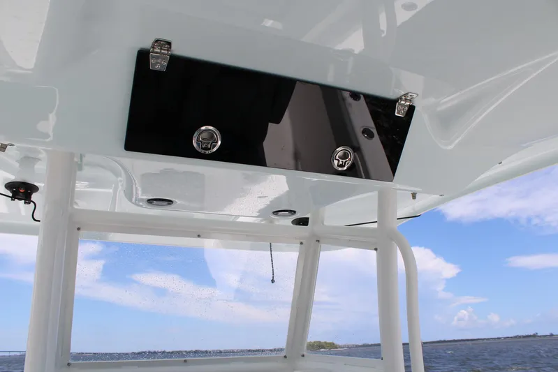  Yacht Photos Pics 2023 Twin Vee - Storage hard top