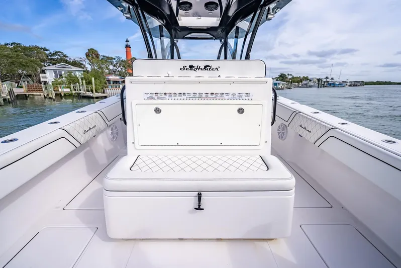  Yacht Photos Pics 2020 SeaHunter 35 Tournament boat interior with seating and storage.
