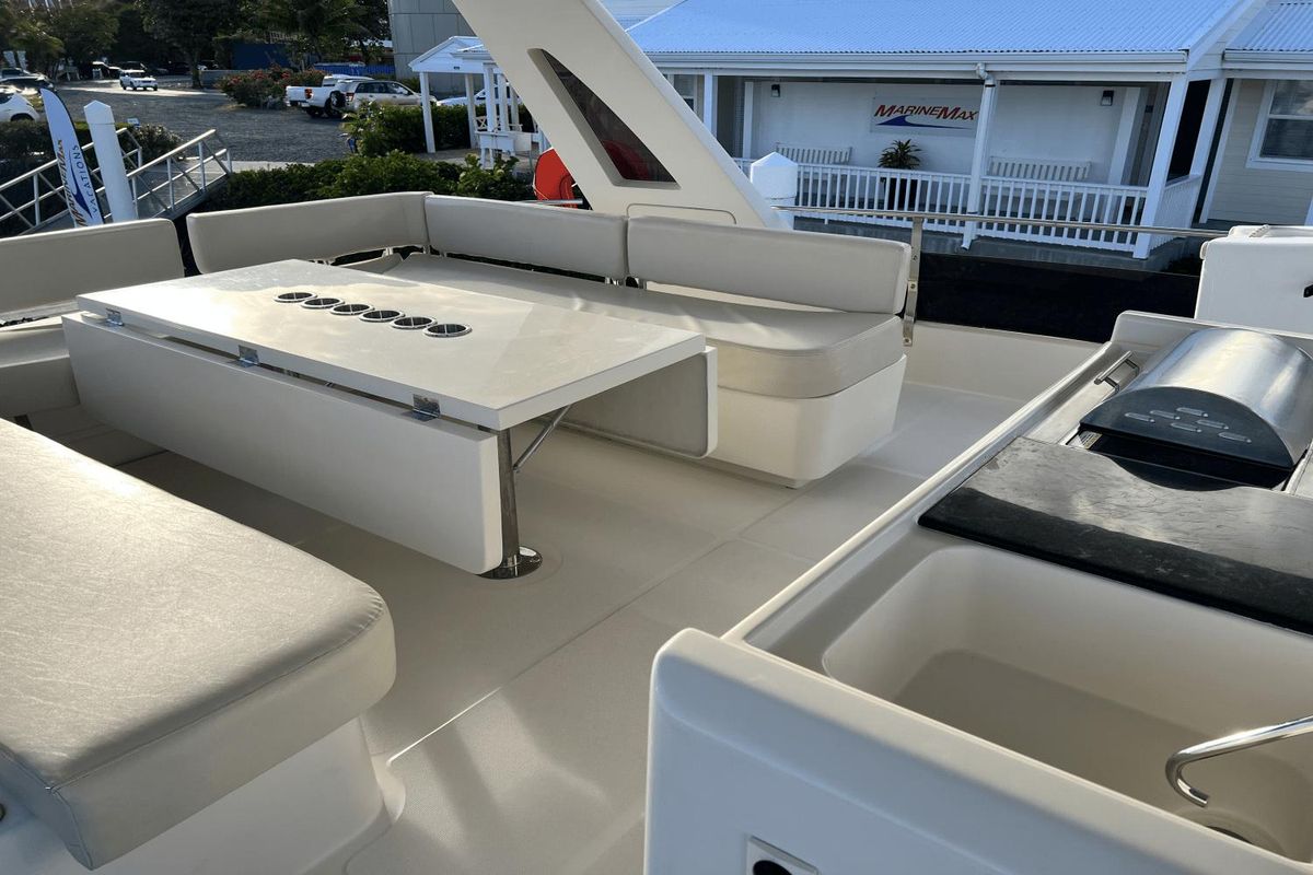 2016 Aquila 48 