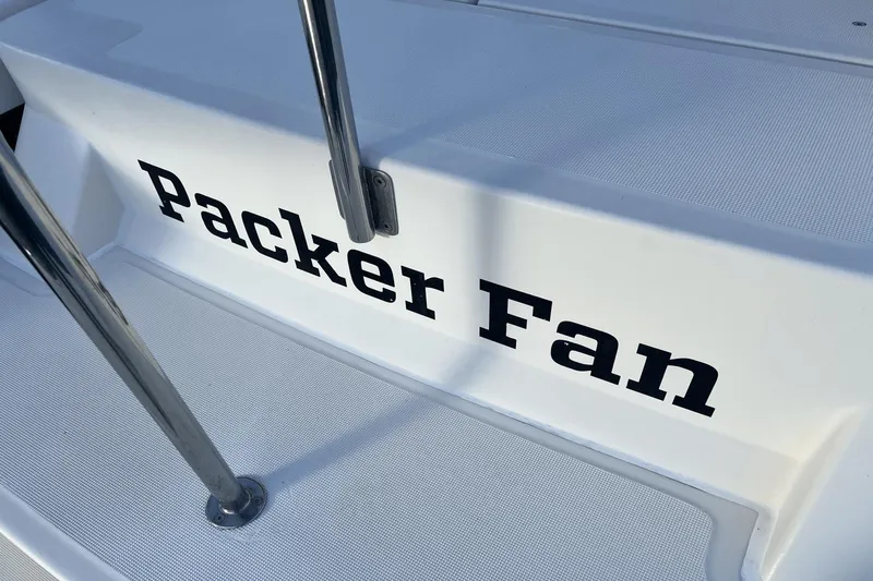 Packer Fan Yacht Photos Pics 