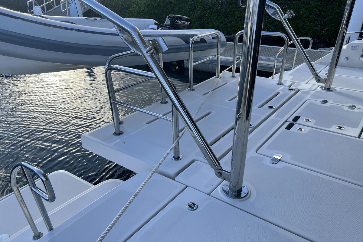 2016 Aquila 48 