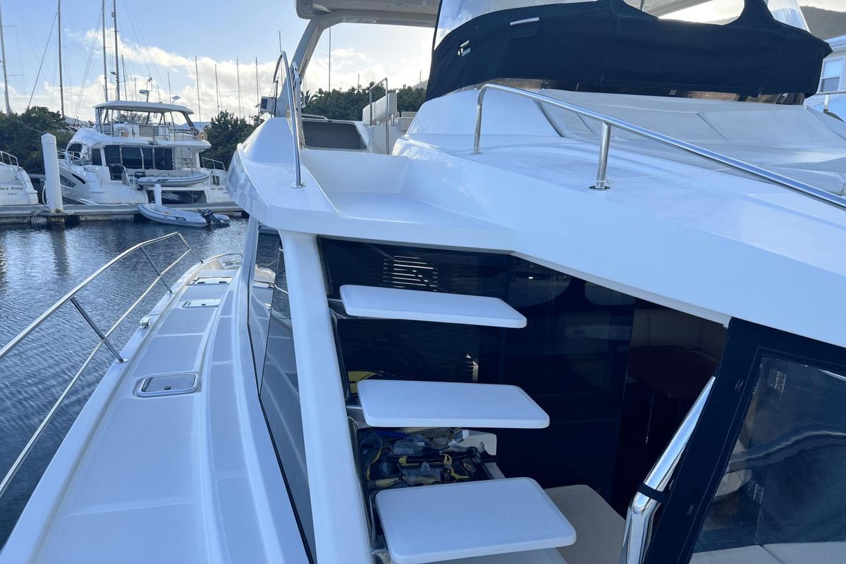 2016 Aquila 48 