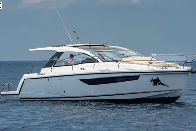 2021 Sealine S330
