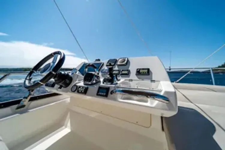 V & A Yacht Photos Pics 2019 Prestige 460 - Image 6