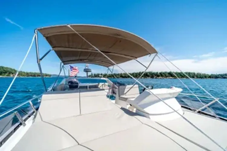 V & A Yacht Photos Pics 2019 Prestige 460 - Image 10