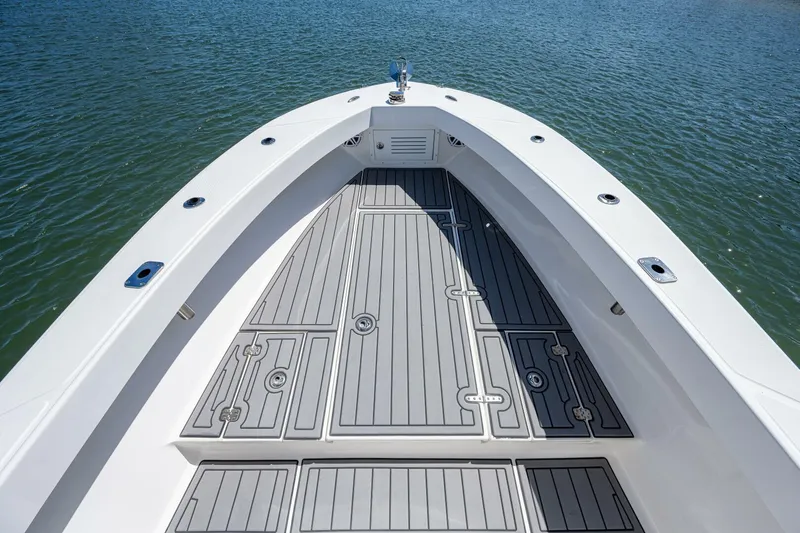 Knotty Hooker Yacht Photos Pics 