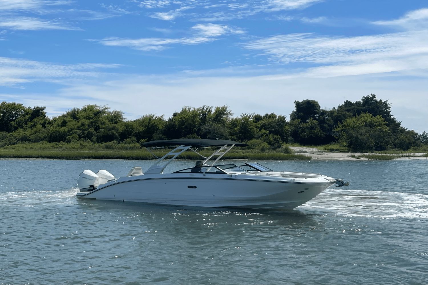 SWD 2026 Sea Ray SDX 290 Outboard Runabout for sale - YachtWorld