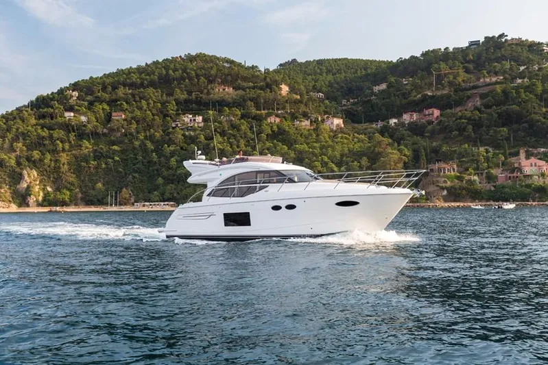  Yacht Photos Pics Manufacturer Provided Image