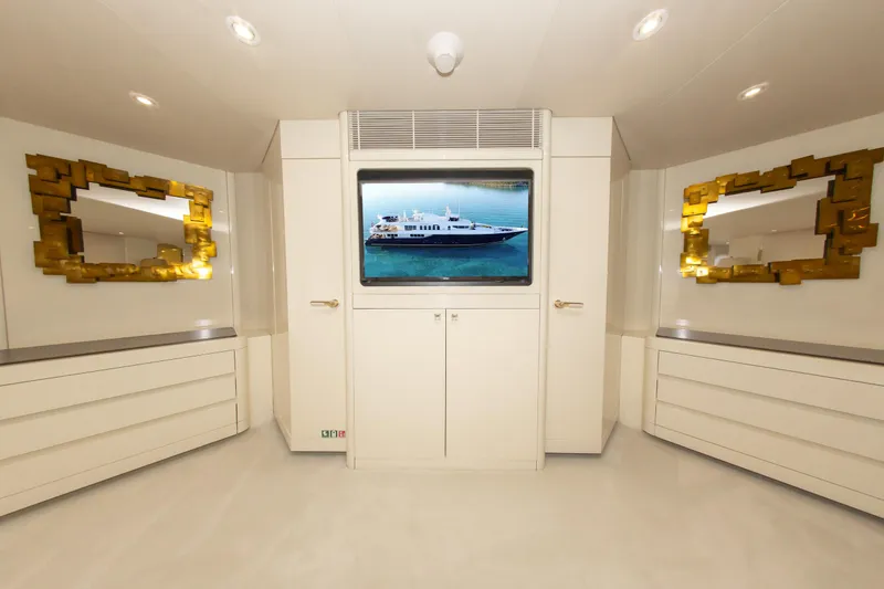 High Occupancy Yacht Photos Pics 