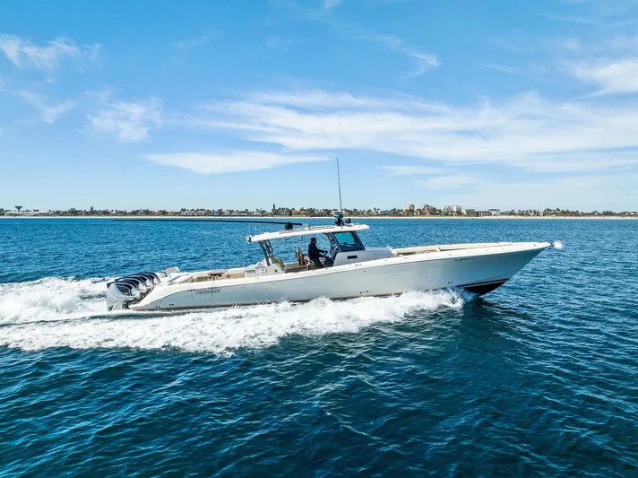 Verdandi Yacht Photos Pics 2018 HCB 53 Sue&ntilde;os boat cruising on open water under a clear blue sky.