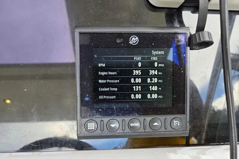  Yacht Photos Pics Display screen on 2020 Jeanneau Leader 9.0 WA showing engine metrics.