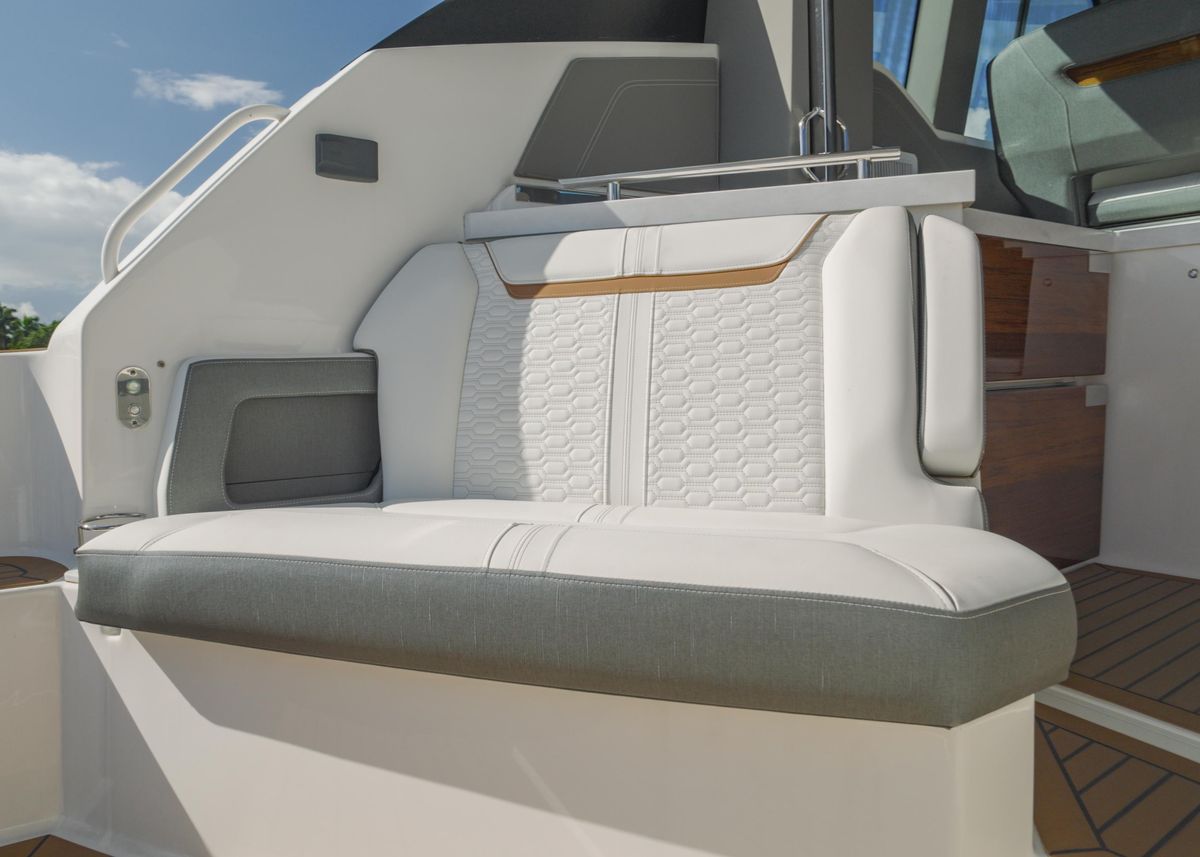 2021 Tiara Yachts 43 