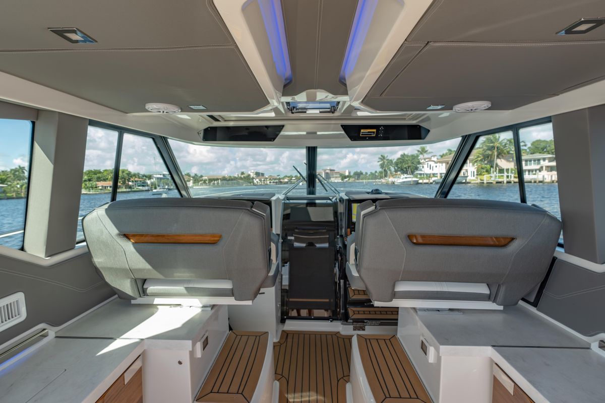 2021 Tiara Yachts 43 