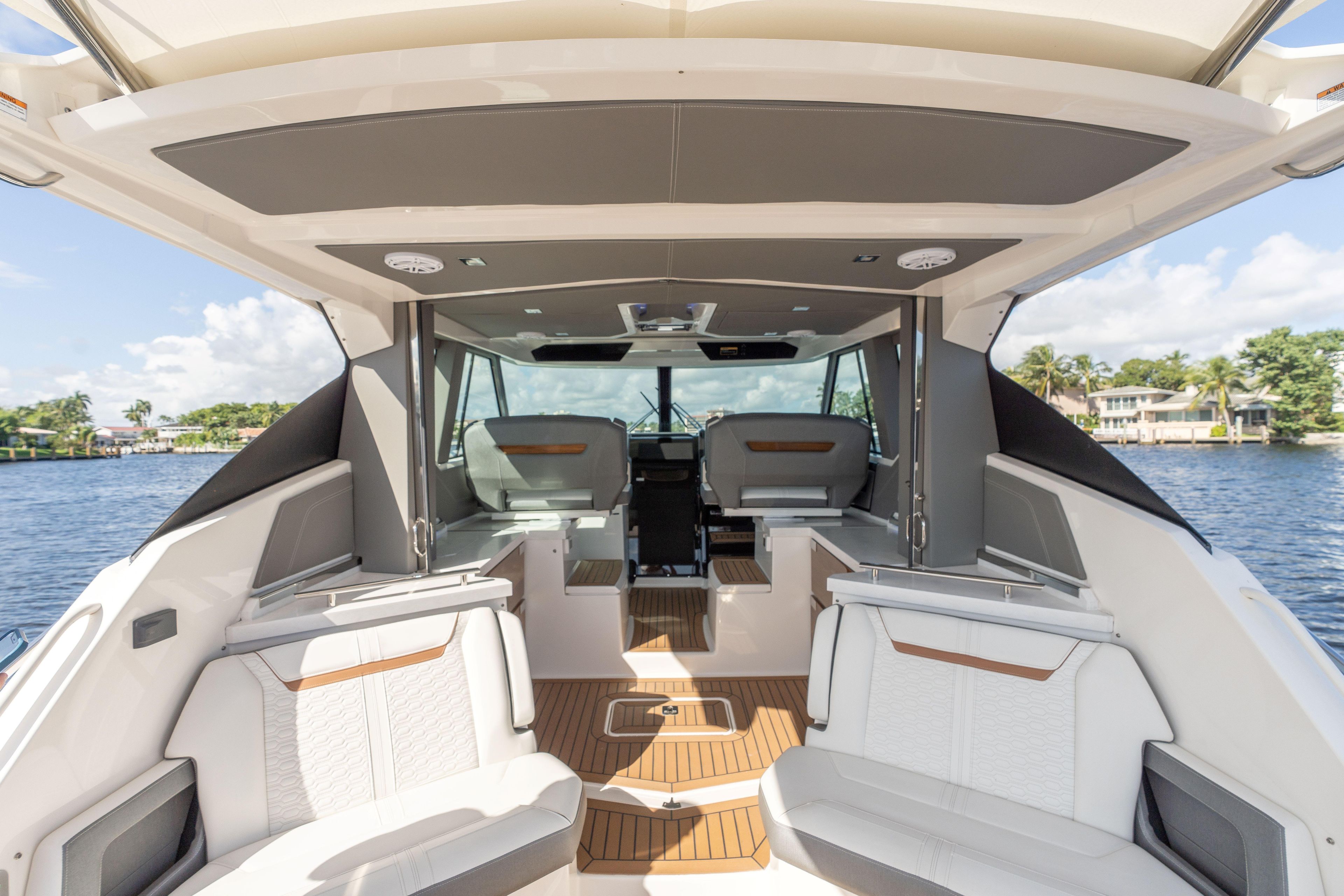2021 Tiara Yachts 43 