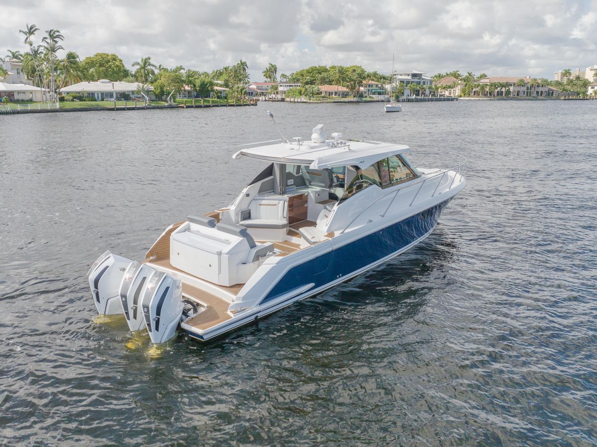 2021 Tiara Yachts 43 