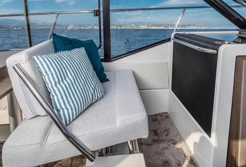  Yacht Photos Pics Manufacturer Provided Image