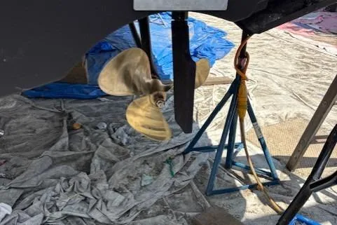 Ocean Cloud Yacht Photos Pics 2001 Tiara Yachts 3500 Open propeller and hull on dry dock.