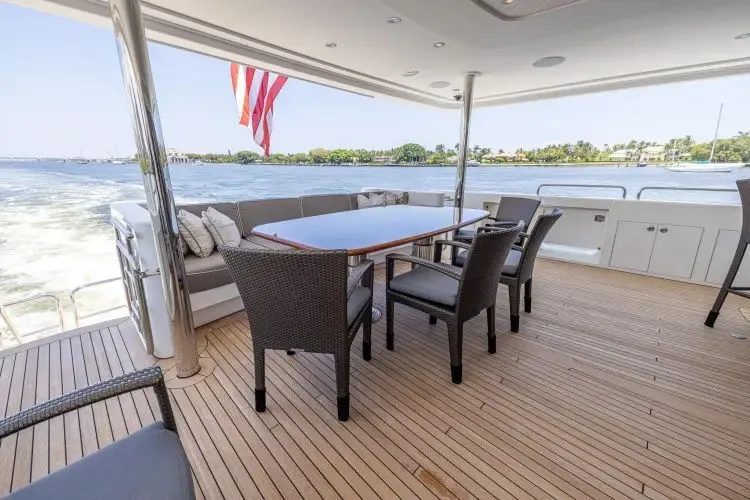 Seahawk Yacht Photos Pics 2014 Westport Motoryacht - Image 17