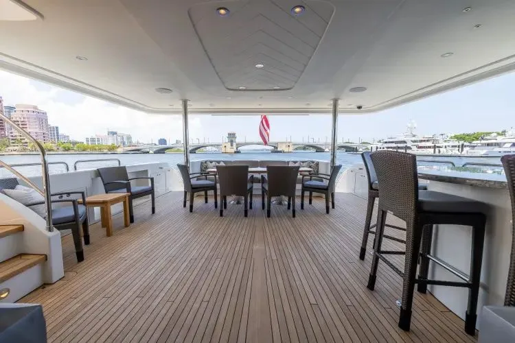 Seahawk Yacht Photos Pics 2014 Westport Motoryacht - Image 20