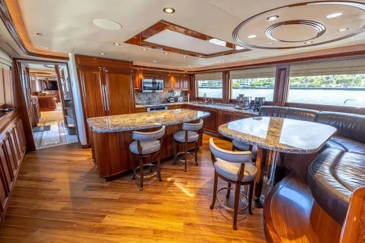 Seahawk Yacht Photos Pics 2014 Westport Motoryacht - Image 40