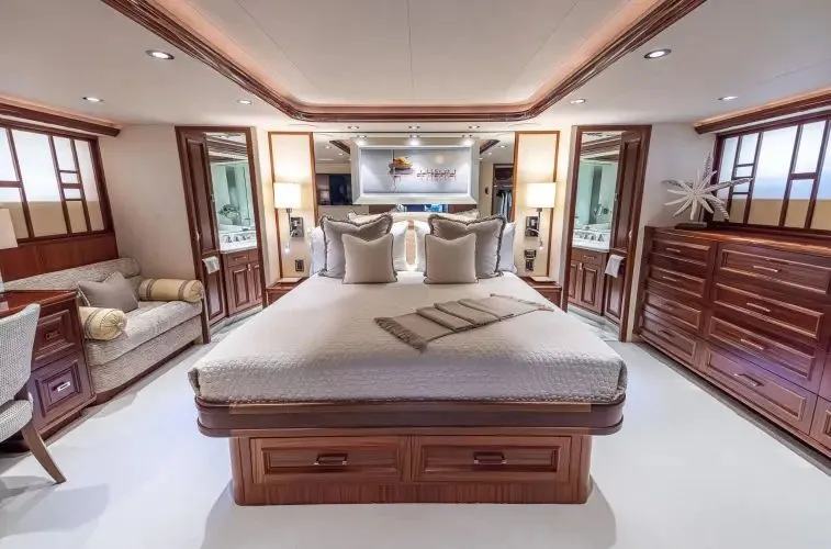 Seahawk Yacht Photos Pics 2014 Westport Motoryacht - Image 59