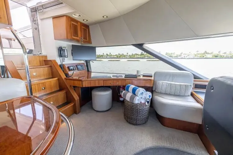 Seahawk Yacht Photos Pics 2014 Westport Motoryacht - Image 39