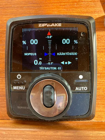  Yacht Photos Pics Zipwake control panel on Targa 44 CFC, 2016 model, displaying speed and angle settings.