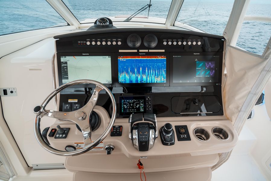 2020 Boston Whaler 420 Outrage