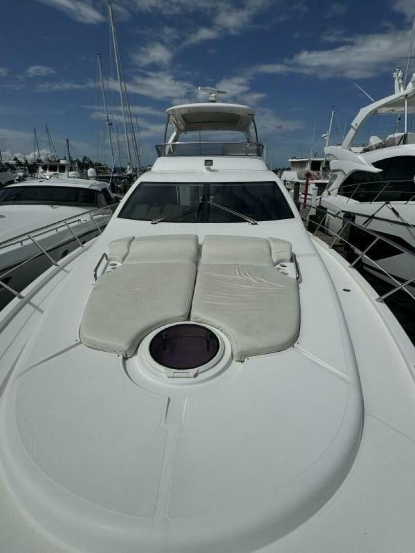 2012 Azimut 66 