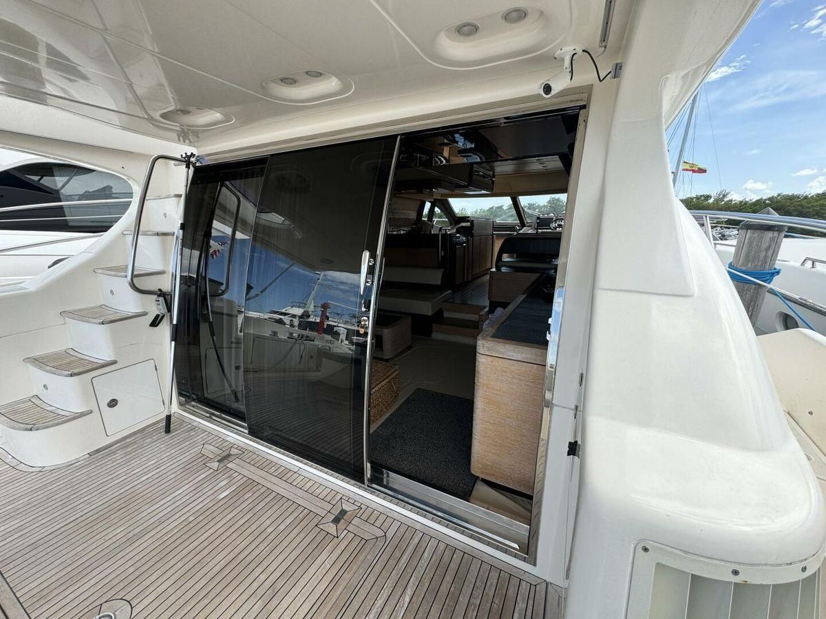 2012 Azimut 66 