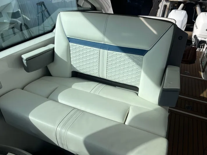  Yacht Photos Pics 2020 Tiara Yachts 34 Lx - Image 29