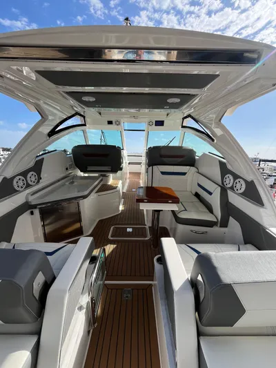  Yacht Photos Pics 2020 Tiara Yachts 34 Lx - Image 18