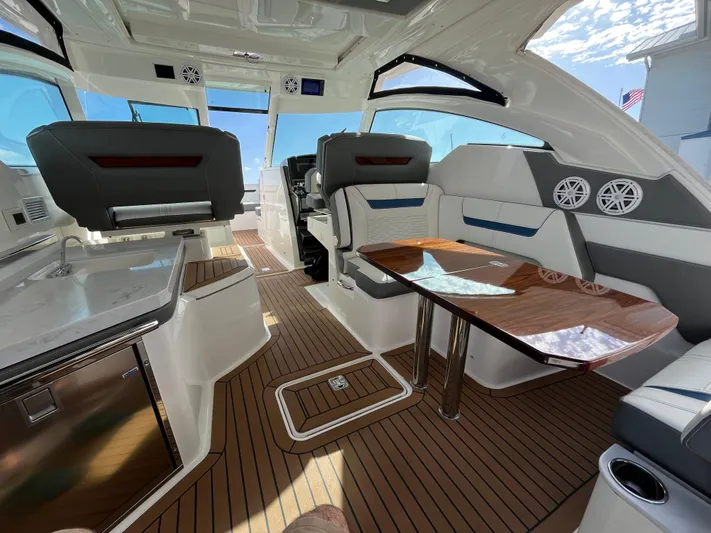  Yacht Photos Pics 2020 Tiara Yachts 34 Lx - Image 34
