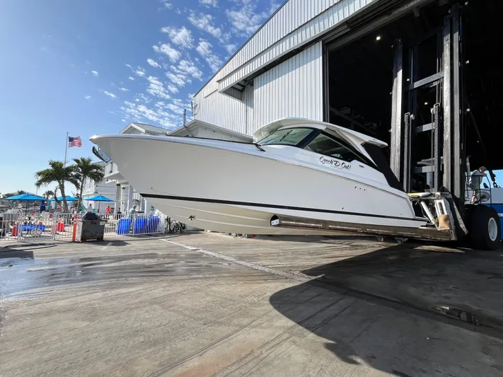  Yacht Photos Pics 2020 Tiara Yachts 34 Lx - Image 6