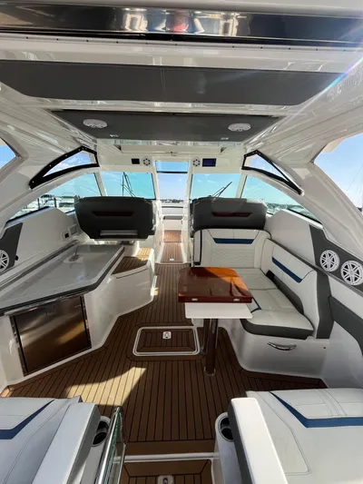 Yacht Photos Pics 2020 Tiara Yachts 34 Lx - Image 17