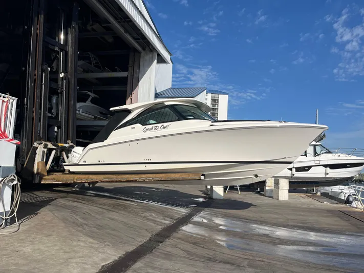  Yacht Photos Pics 2020 Tiara Yachts 34 Lx - Image 2