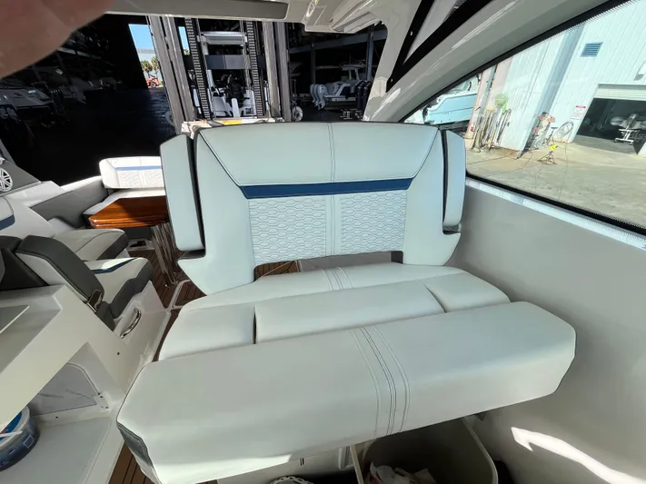  Yacht Photos Pics 2020 Tiara Yachts 34 Lx - Image 30