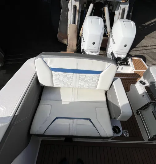  Yacht Photos Pics 2020 Tiara Yachts 34 Lx - Image 12