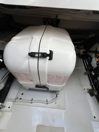  Yacht Photos Pics 2020 Tiara Yachts 34 Lx - Image 42