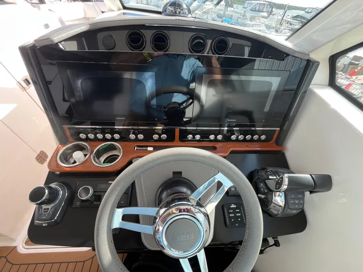  Yacht Photos Pics 2020 Tiara Yachts 34 Lx - Image 22