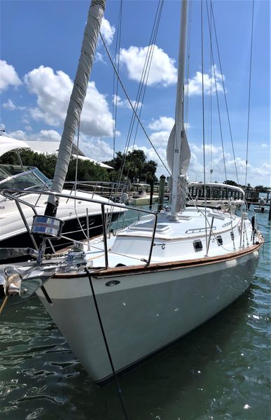 1979 Pearson 424 Sloop