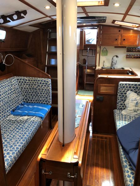 1979 Pearson 424 Sloop