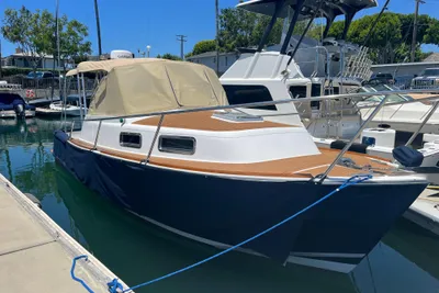 Legacy Yachts 28 Express