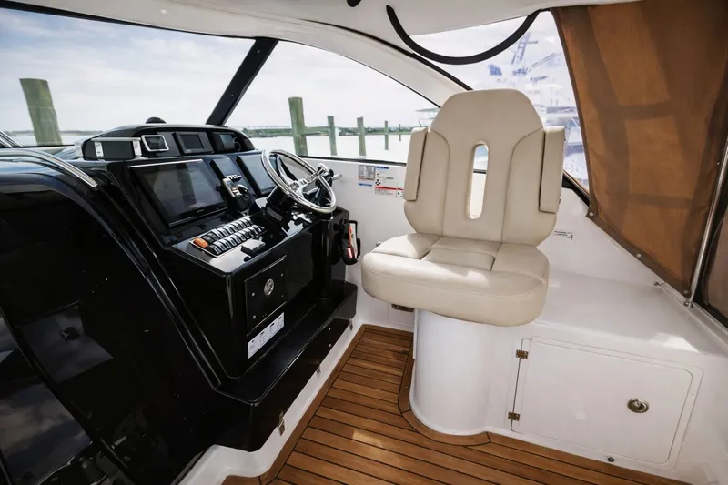 Cast Strength Yacht Photos Pics Interior of a 2016 Pursuit OS 345 Offshore boat.