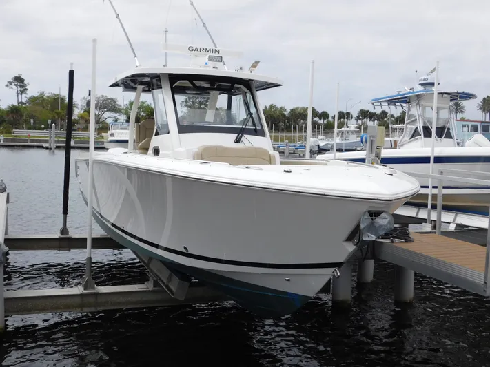 Diggin' It Yacht Photos Pics 